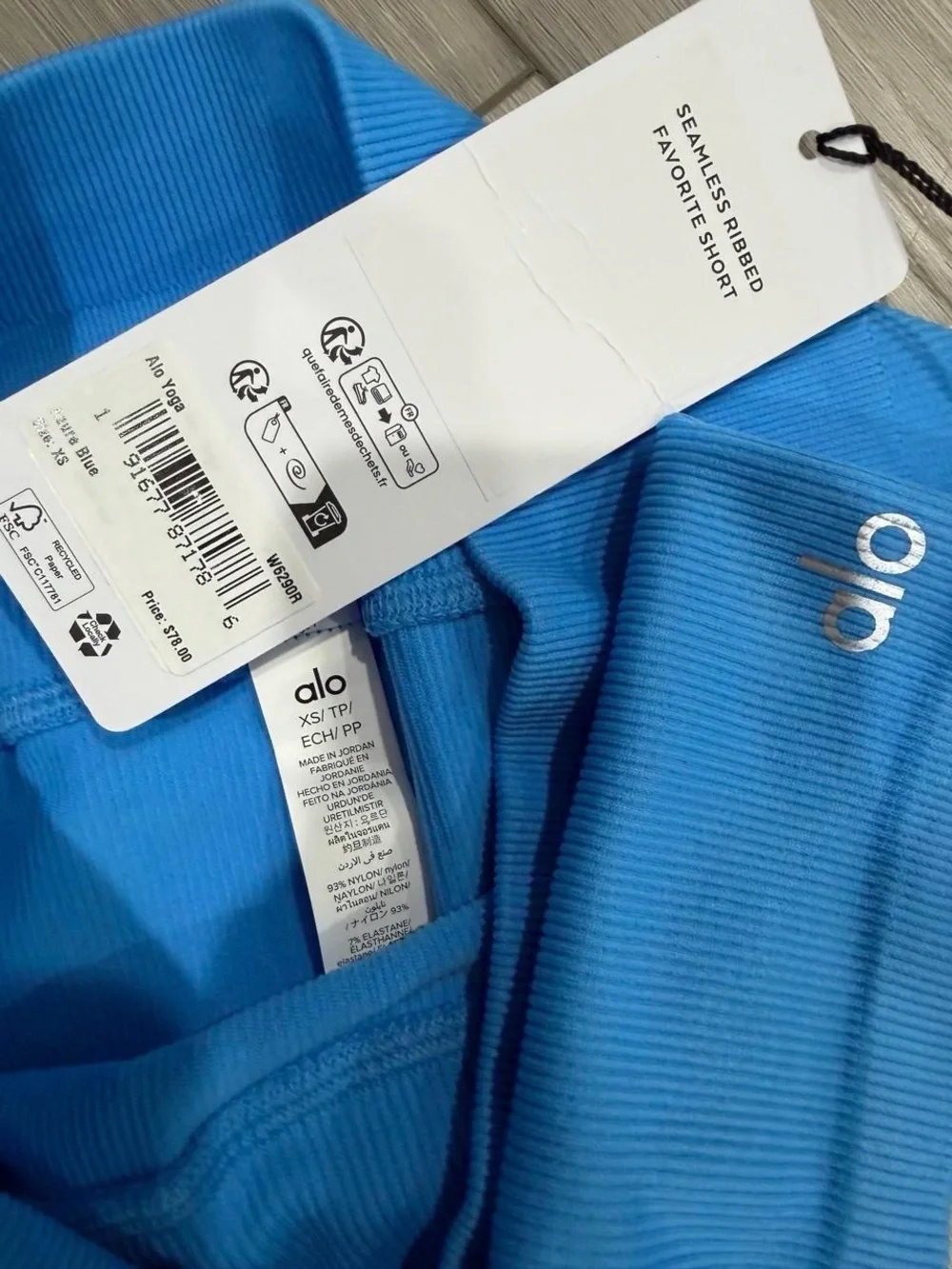 ALO Yoga Women’s 5” Seamless Ribbed Favorite in Azure Blue  — Size XS